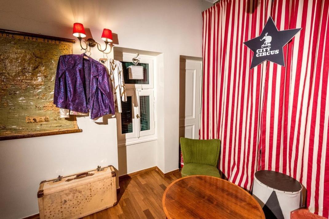 Circus Hostel *